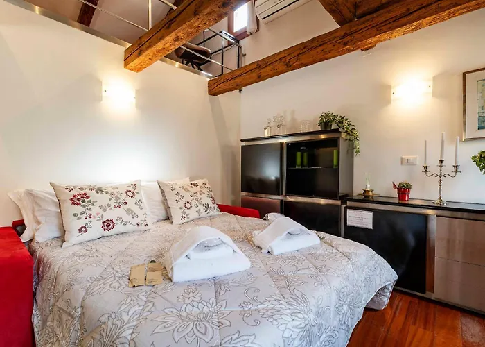 Glass House - Loft 2 Minutes To Rialto Bridge & View