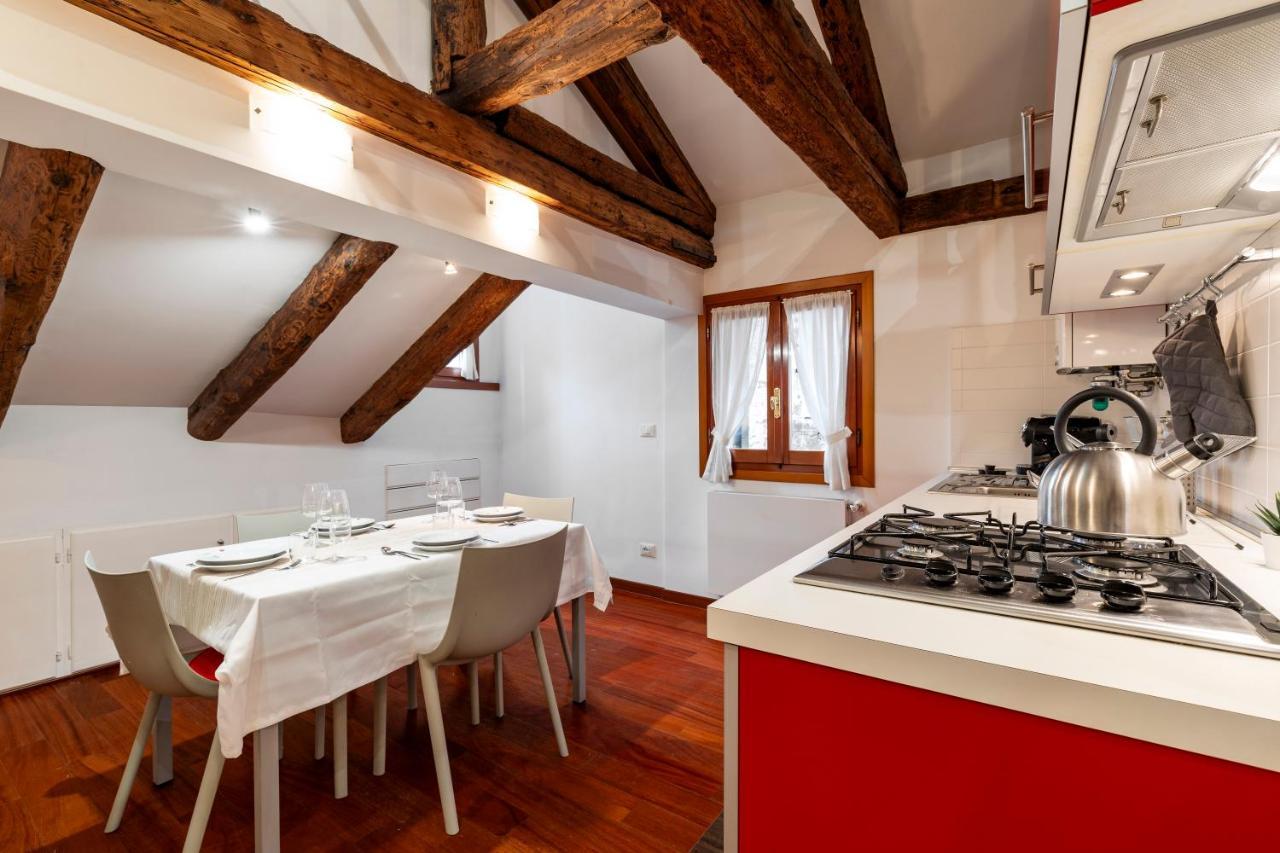 Glass House - Loft 2 Minutes To Rialto Bridge & View Appartement *