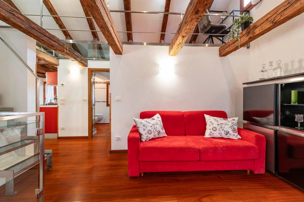 Appartement Glass House - Loft 2 Minutes To Rialto Bridge & View *
