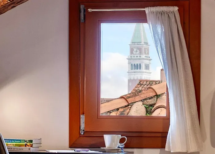 Glass House - Loft 2 Minutes To Rialto Bridge & View